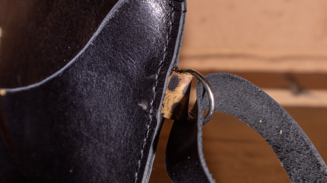 Cartera Noir Leo