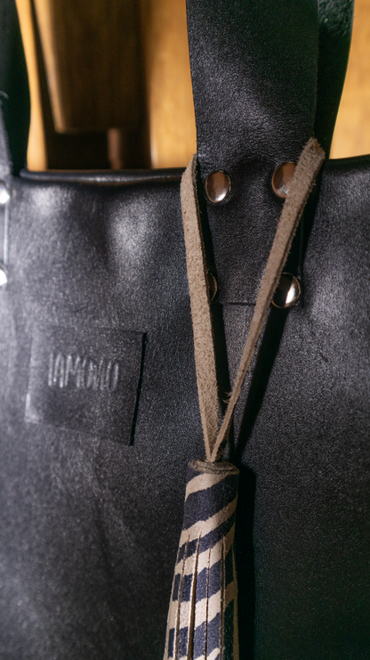 Bolso Noir Tassel