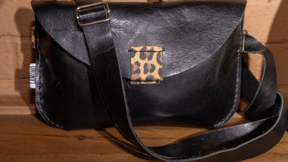 Cartera Noir Leo