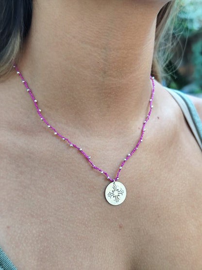 Collar Rosa con Dije Bañado en Plata