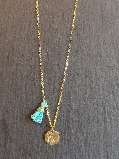 Collar con Placa Bañado en Oro